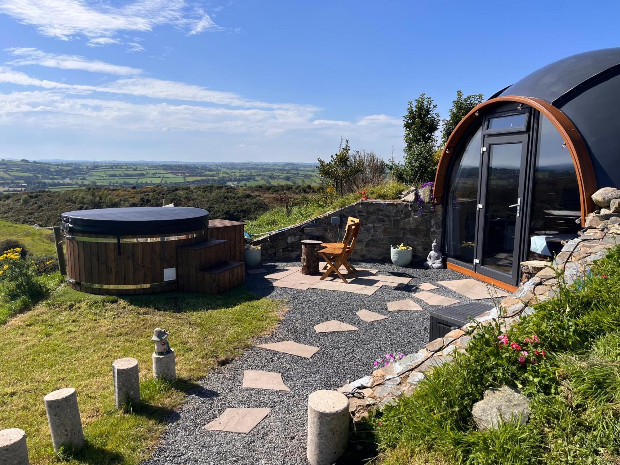 Hilltop Hideaway - Secluded Pod With Private Hot Tub Ньюрі Екстер'єр фото